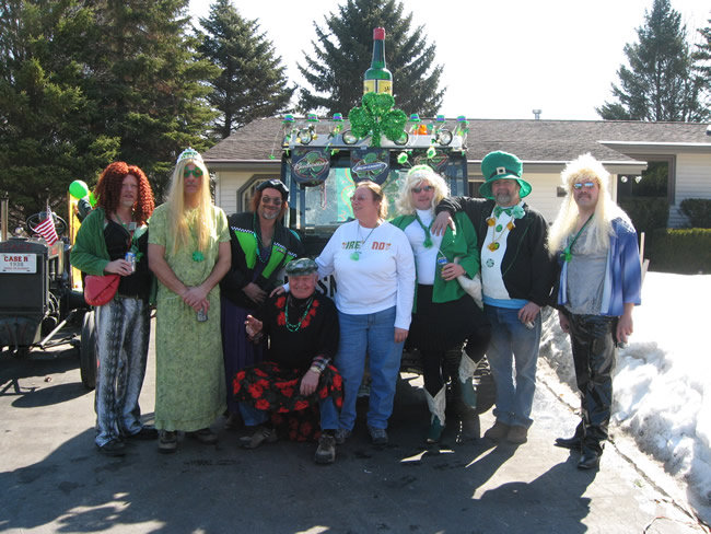 /pictures/ST Pats Float 2009 - No snow our guys keep draging/IMG_1331.jpg